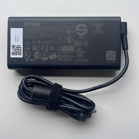 Brand new used once Epson LCD projector model HA23A - Picture 8 of 8